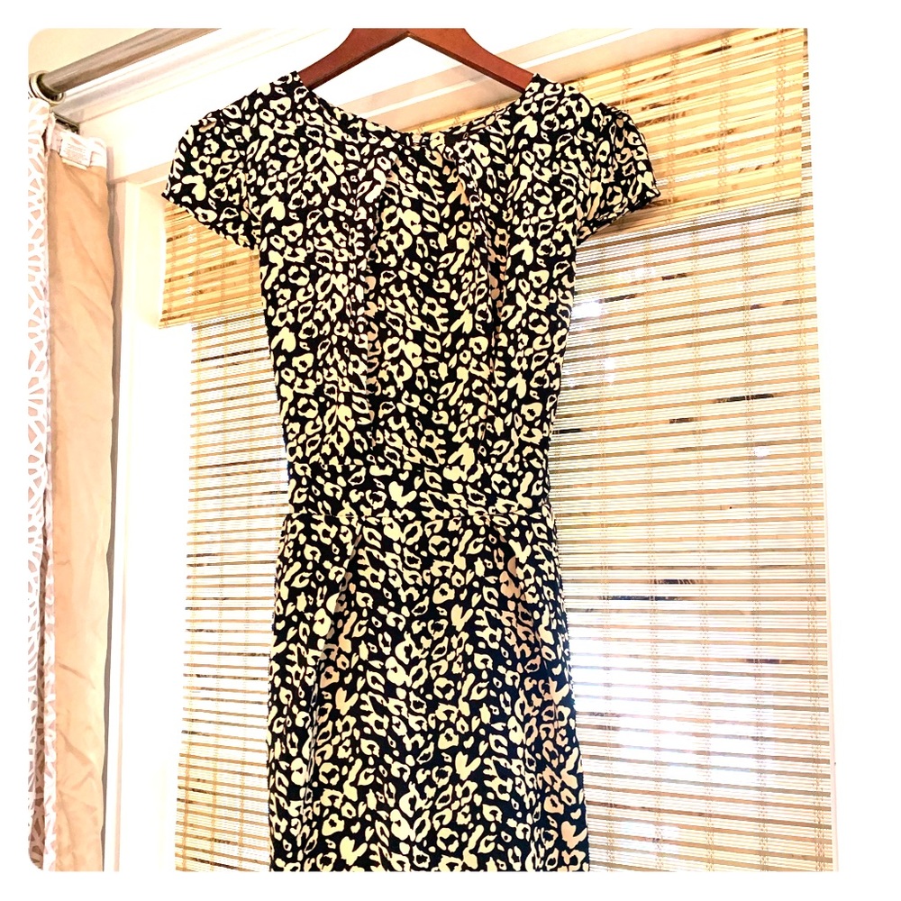 Short sleeved leopard print dress with pockets